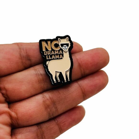 🤩Funny Llama Enamel Pin Cartoon No Drama Animal Brooch Alpaca Badge Jewerly New - Picture 2 of 6